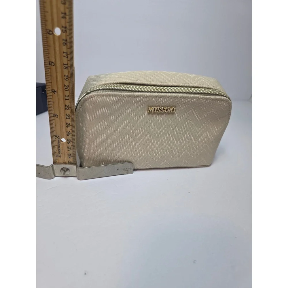 Missoni Delta Air Bundles Amenity Kit Set Navy Blue and Beige Zigzag Pouche Lux